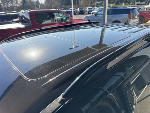 Certified 2020 Ford Explorer ST w/ Premium Technology Package image 24