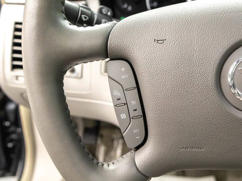 Used 2011 Cadillac DTS Luxury image 19