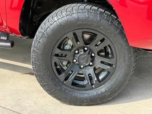 Used 2022 Toyota Tacoma SR w/ SR Convenience Package RWD image 2