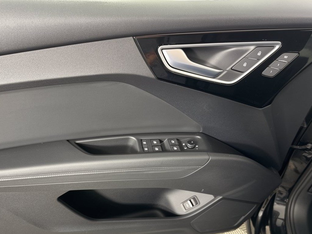 Used 2023 Audi Q4 e-tron Premium Plus w/ Premium Plus RWD image 14