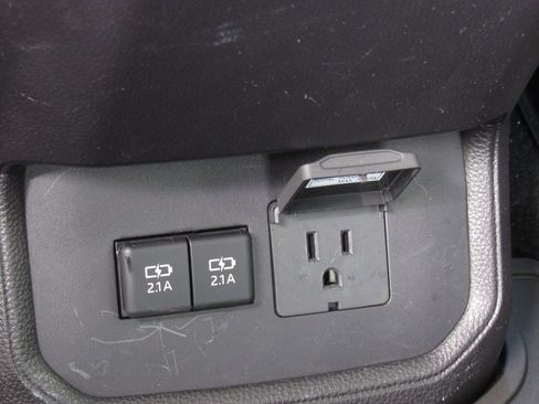 Certified 2021 Toyota Highlander Platinum image 39