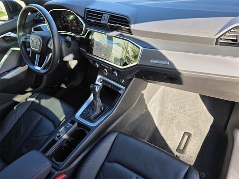 Used 2022 Audi Q3 2.0T Premium Plus image 34