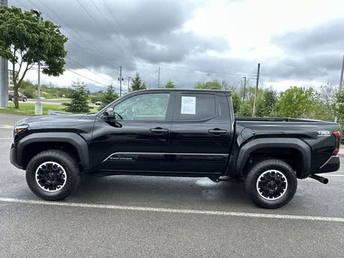 Used 2024 Toyota Tacoma TRD Off-Road AWD/4WD image 2