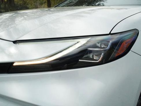 Used 2025 Toyota Camry XLE image 34