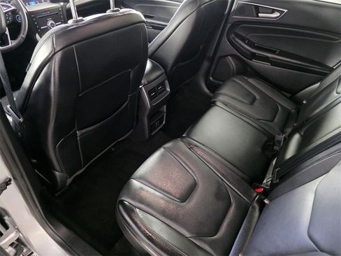Used 2018 Ford Edge Titanium image 15