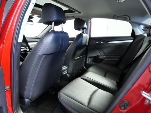 Used 2018 Honda Civic Touring image 14