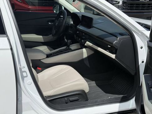 Used 2023 Honda Accord EX-L image 16