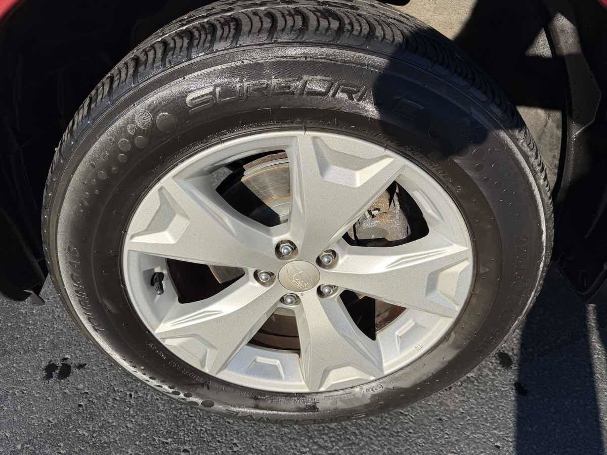 Used 2016 Subaru Forester 2.5i Limited AWD/4WD image 8