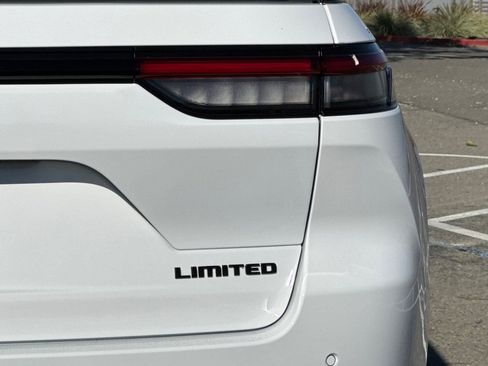 New 2025 Jeep Grand Cherokee Limited w/ Black Appearance Package image 26