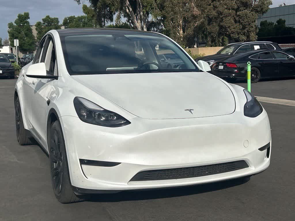 Used 2024 Tesla Model Y Long Range AWD/4WD image 4
