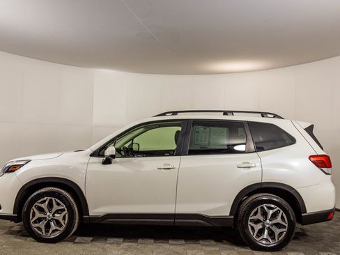 Used 2022 Subaru Forester Premium image 20