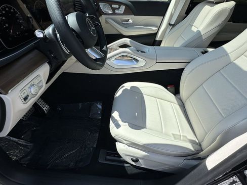 New 2026 Mercedes-Benz GLS 450 4MATIC image 10