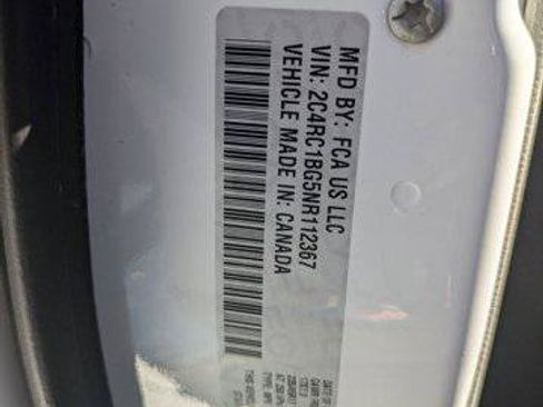 Certified 2022 Chrysler Pacifica Touring-L FWD image 35