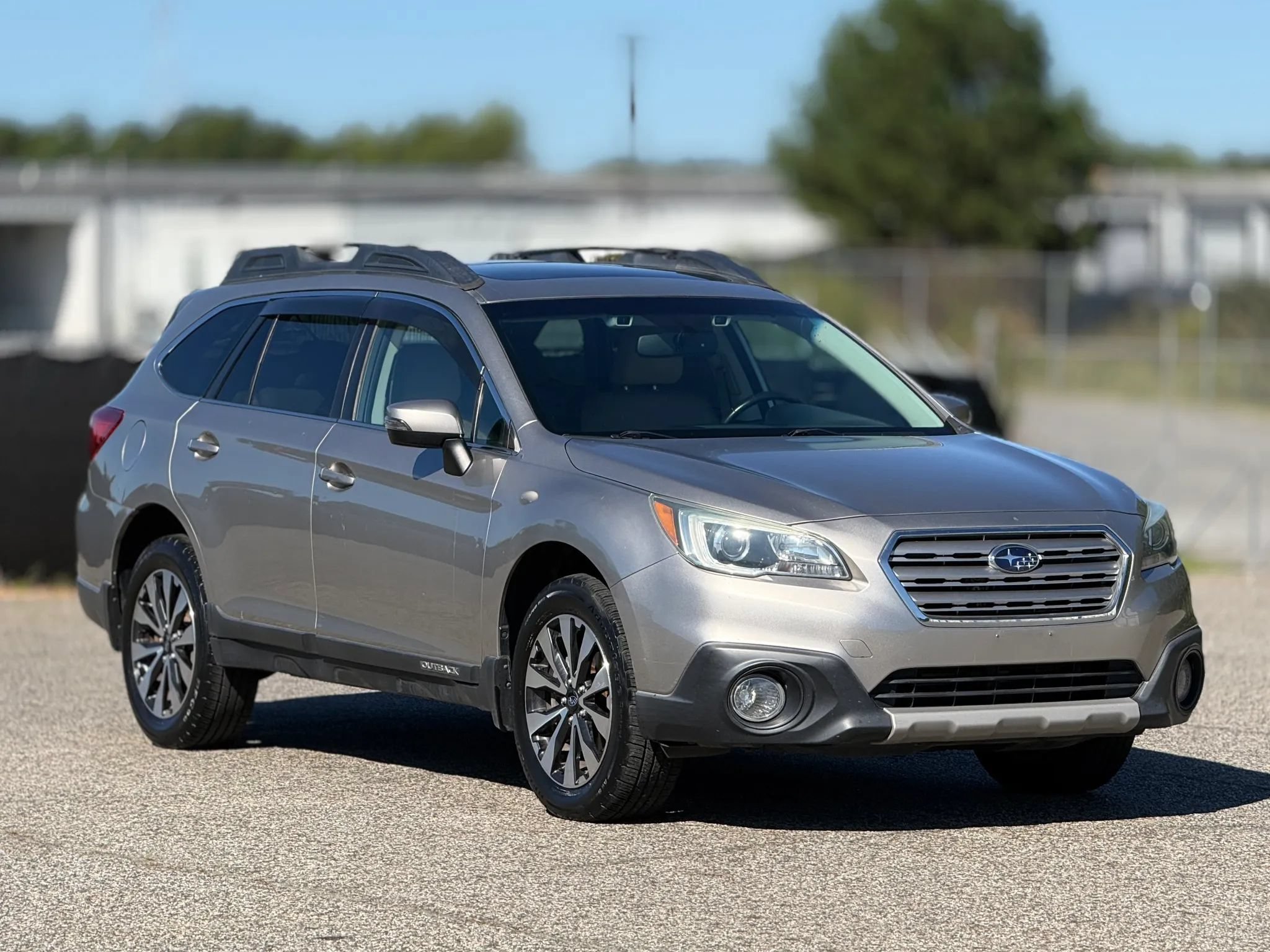Used 2016 Subaru Outback 2.5i Limited AWD/4WD image 1