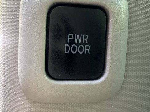 Used 2016 Toyota Sienna XLE FWD image 38