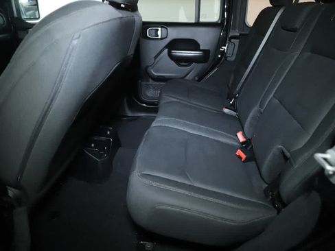 Used 2018 Jeep Wrangler Unlimited Sport S AWD/4WD image 14
