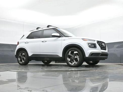 Used 2021 Hyundai Venue SEL w/ Cargo Package image 45