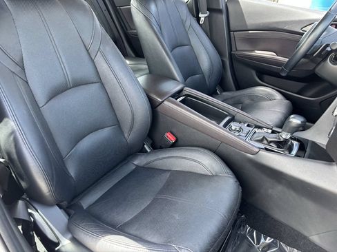 Used 2017 MAZDA MAZDA3 Grand Touring w/ Premium Equipment Package FWD image 8
