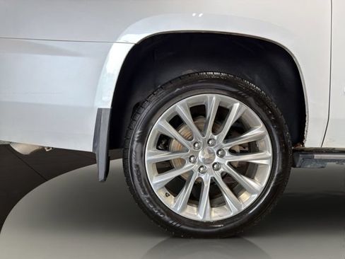 Used 2019 Chevrolet Suburban Premier w/ Premier Plus Edition AWD/4WD image 36