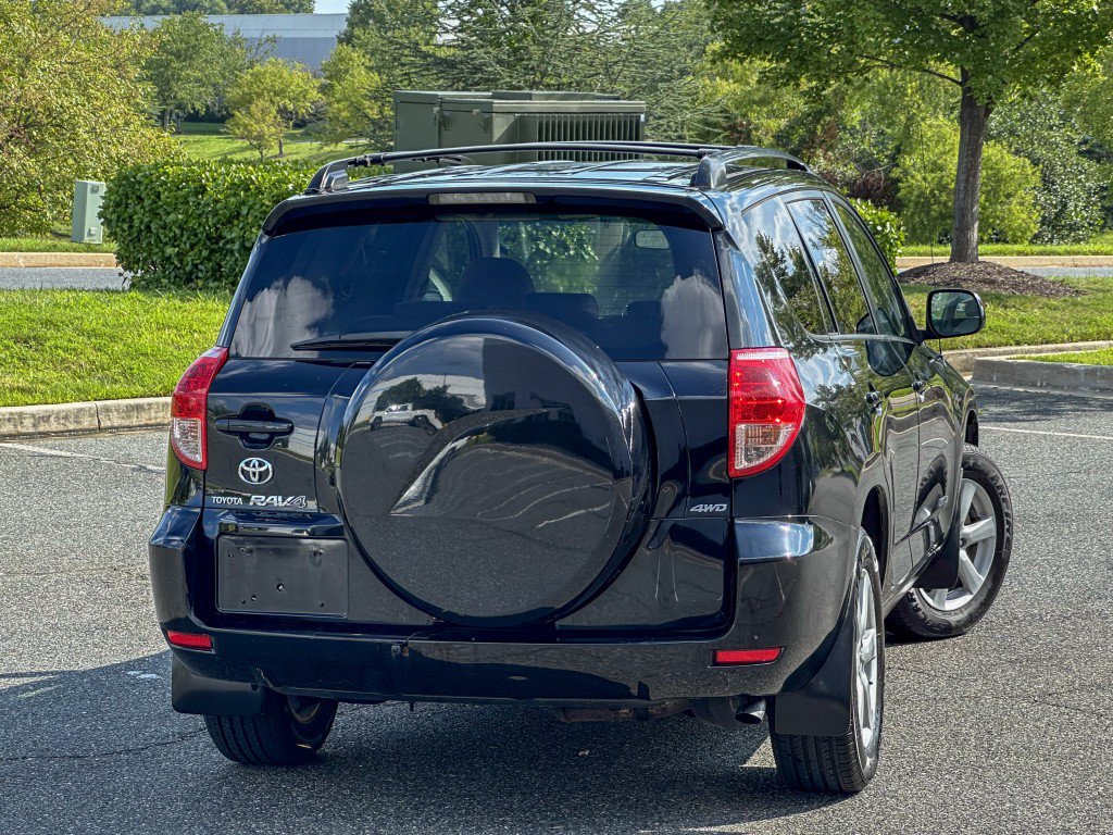 Used 2007 Toyota RAV4 Limited w/ Tow Prep Pkg AWD/4WD image 12