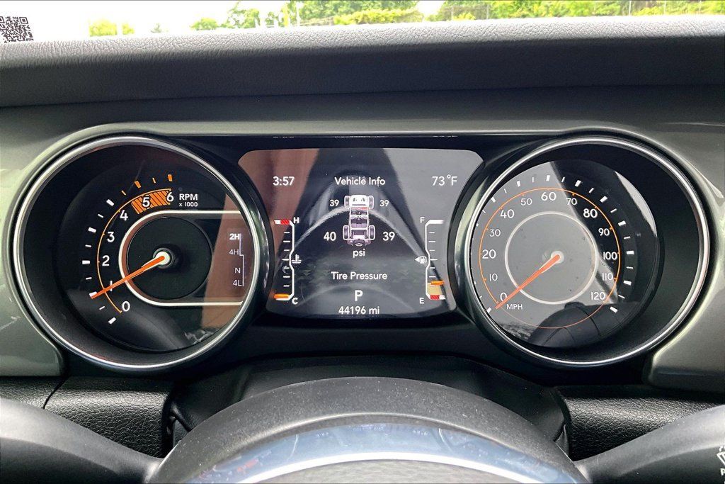 Used 2023 Jeep Wrangler Unlimited Sahara AWD/4WD image 14