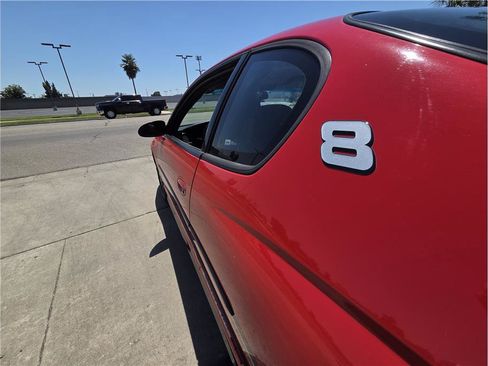 Used 2004 Chevrolet Monte Carlo SS w/ Dale Earnhardt Jr. Package FWD image 10
