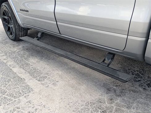 Used 2021 RAM 1500 Laramie image 13