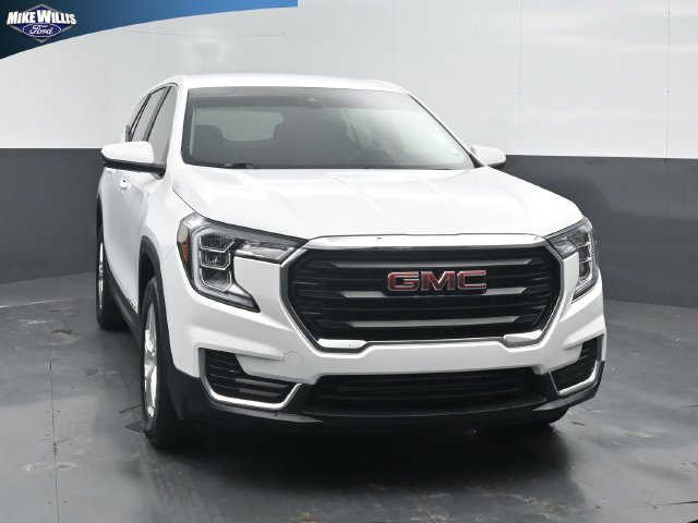 Used 2024 GMC Terrain SLE FWD image 1