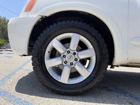 Used 2012 Nissan Titan SL RWD image 4