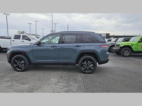 New 2026 Jeep Grand Cherokee Limited w/ Limited Altitude Package RWD image 28