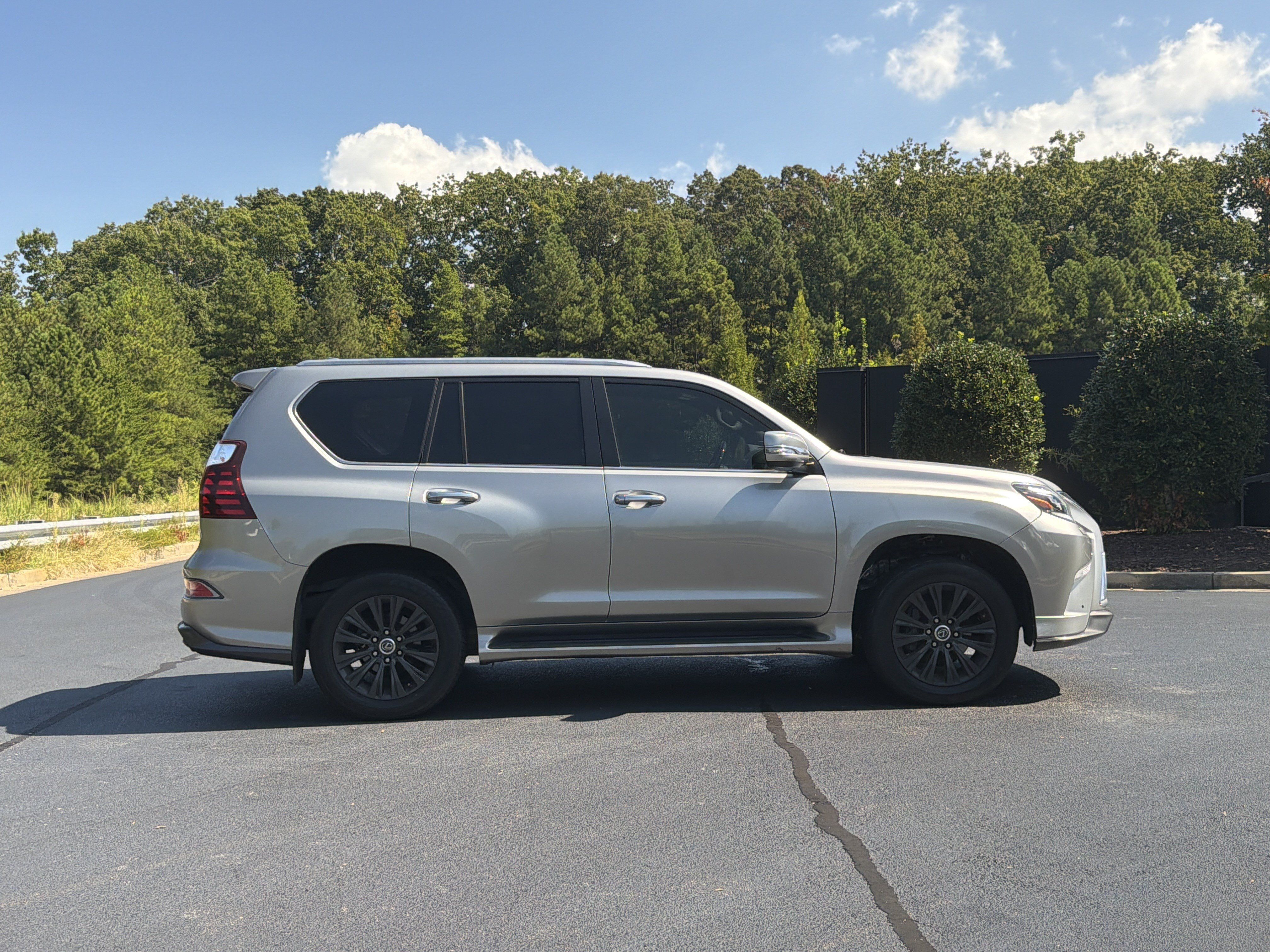 Used 2020 Lexus GX 460 Luxury w/ Luxury Sport Package AWD/4WD image 5