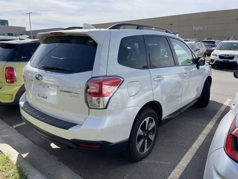 Used 2017 Subaru Forester 2.5i Premium w/ All-Weather Package image 4