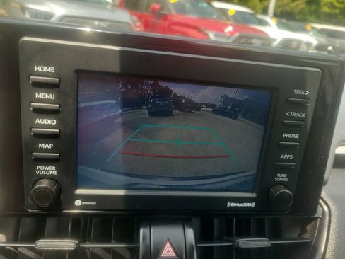 Certified 2022 Toyota RAV4 XLE FWD image 26