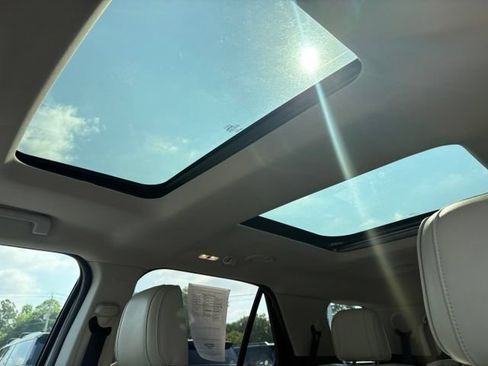 Used 2019 Ford Explorer Platinum AWD/4WD image 21