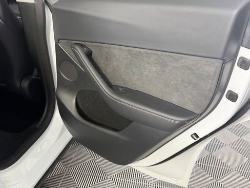 Used 2024 Tesla Model Y Long Range image 29