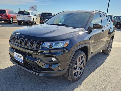 New 2026 Jeep Compass Latitude image 12