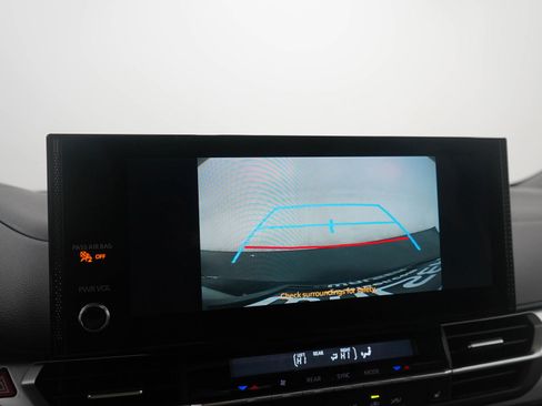 Used 2025 Toyota Sienna XLE image 29