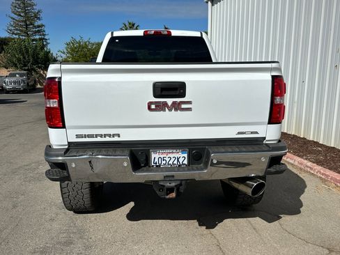 Used 2018 GMC Sierra 2500 SLT w/ Duramax Plus Package image 4