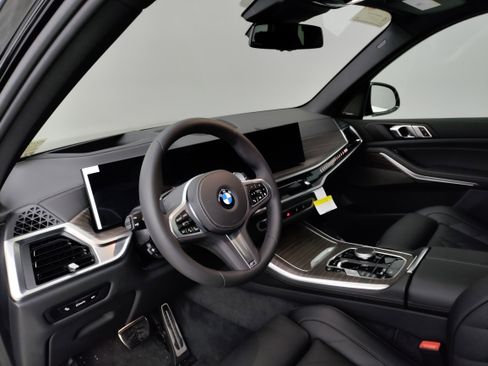 New 2026 BMW X5 sDrive40i w/ M Sport Package image 14