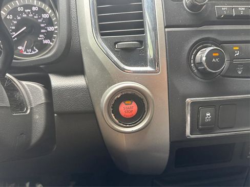 Used 2017 Nissan Titan SV image 25