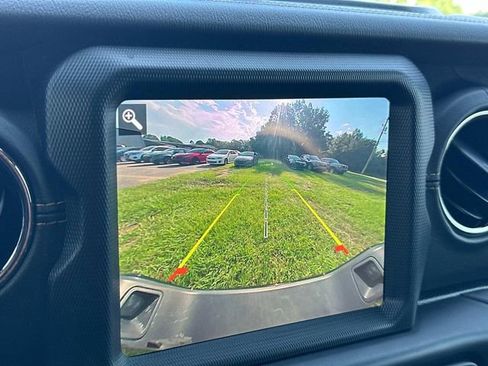 Used 2021 Jeep Gladiator Overland image 21