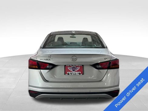 Used 2024 Nissan Altima 2.5 SV FWD image 6