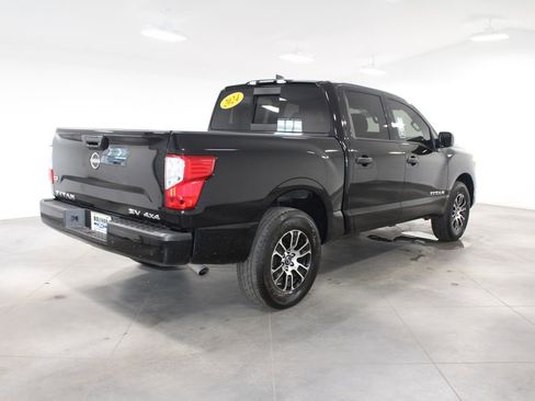 Used 2024 Nissan Titan SV image 9