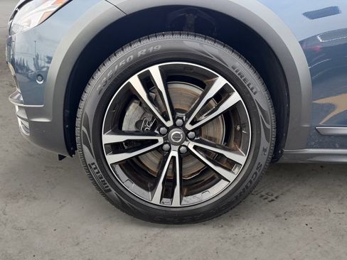 Used 2018 Volvo V90 T5 Cross Country w/ Convenience Package AWD/4WD image 8