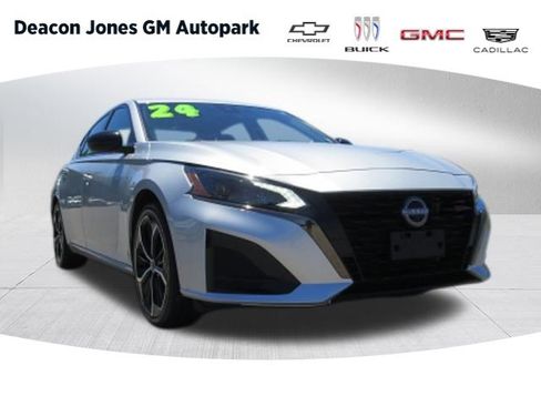 Used 2024 Nissan Altima 2.5 SR FWD image 1