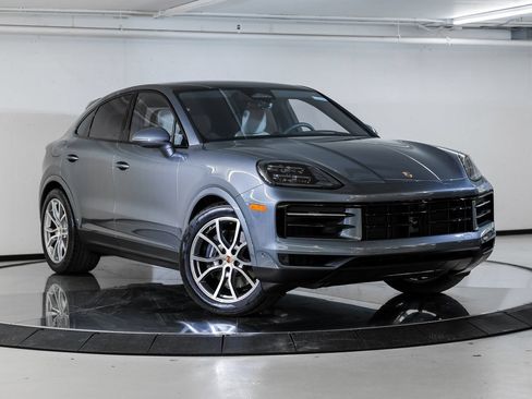 Certified 2026 Porsche Cayenne Coupe AWD/4WD image 8
