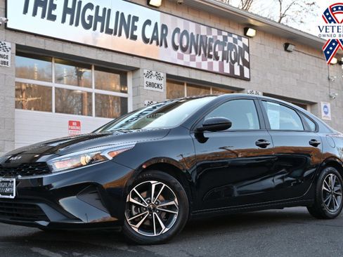Used 2023 Kia Forte LXS image 1