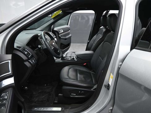 Used 2018 Ford Explorer Limited image 15