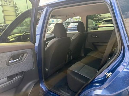 Used 2023 Nissan Rogue SV AWD/4WD image 11