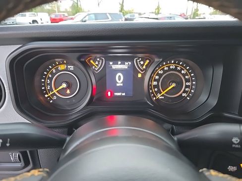 Used 2024 Jeep Wrangler Willys image 11